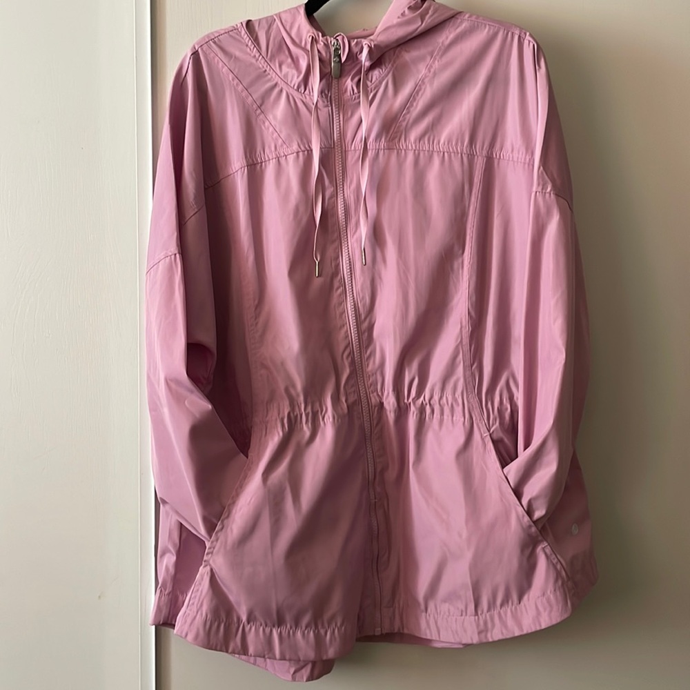 Pink jacket with elastic waist with hood, windbreaker type, elegant and confort